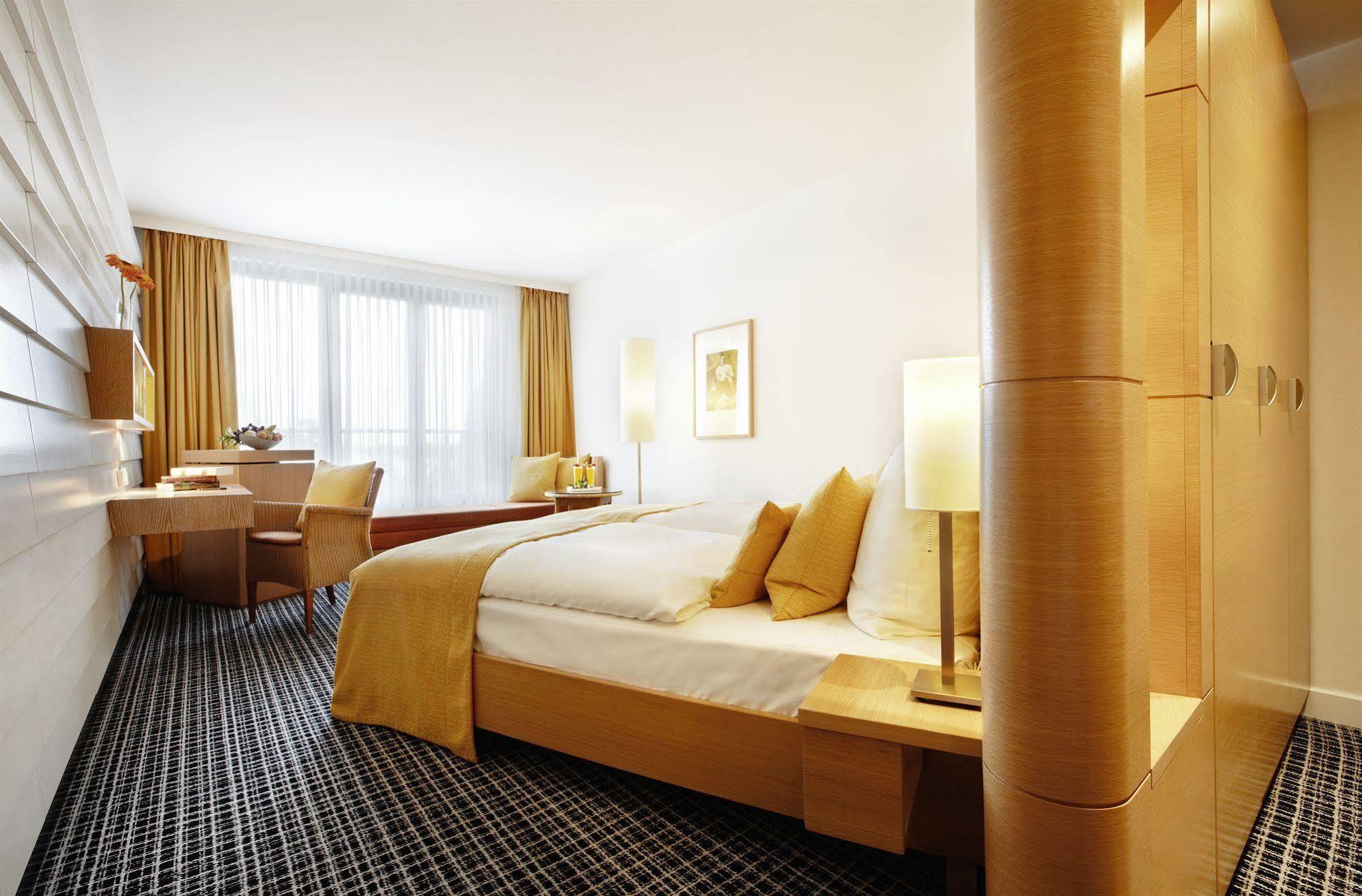 Hotel Esplanade Resort & Spa - Adults Only باد سارو المظهر الخارجي الصورة