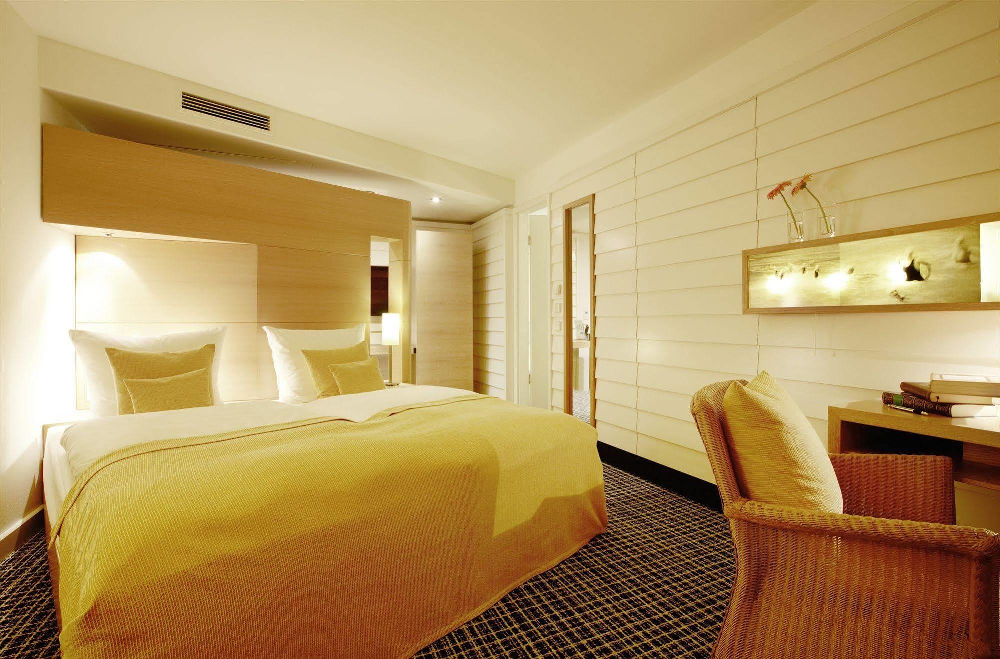 Hotel Esplanade Resort & Spa - Adults Only باد سارو المظهر الخارجي الصورة